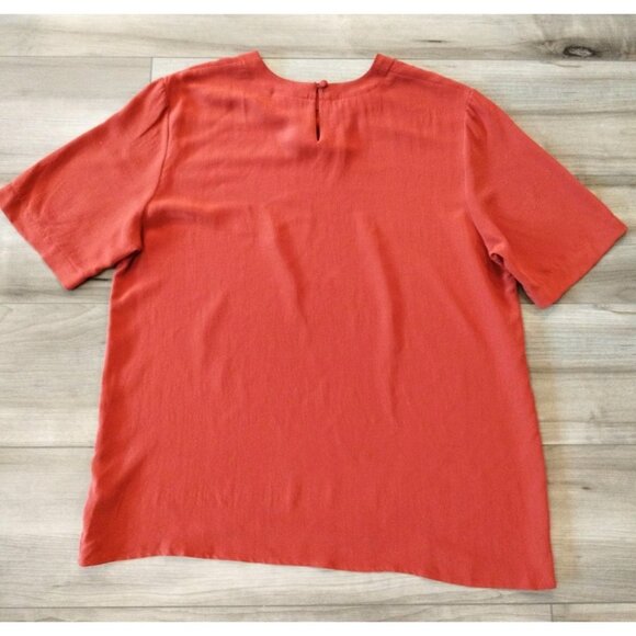 Christi and Jill Red 100% Silk Crew Neck Short Sleeve Blouse - Picture 3 of 13